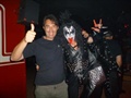 68) En el tributo a los Kiss.