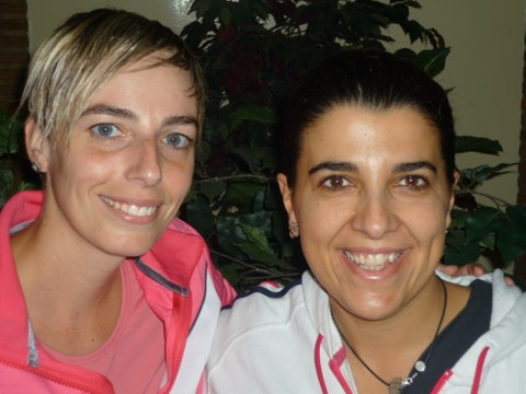 Las risueñas Silvia Colomer y María José González.